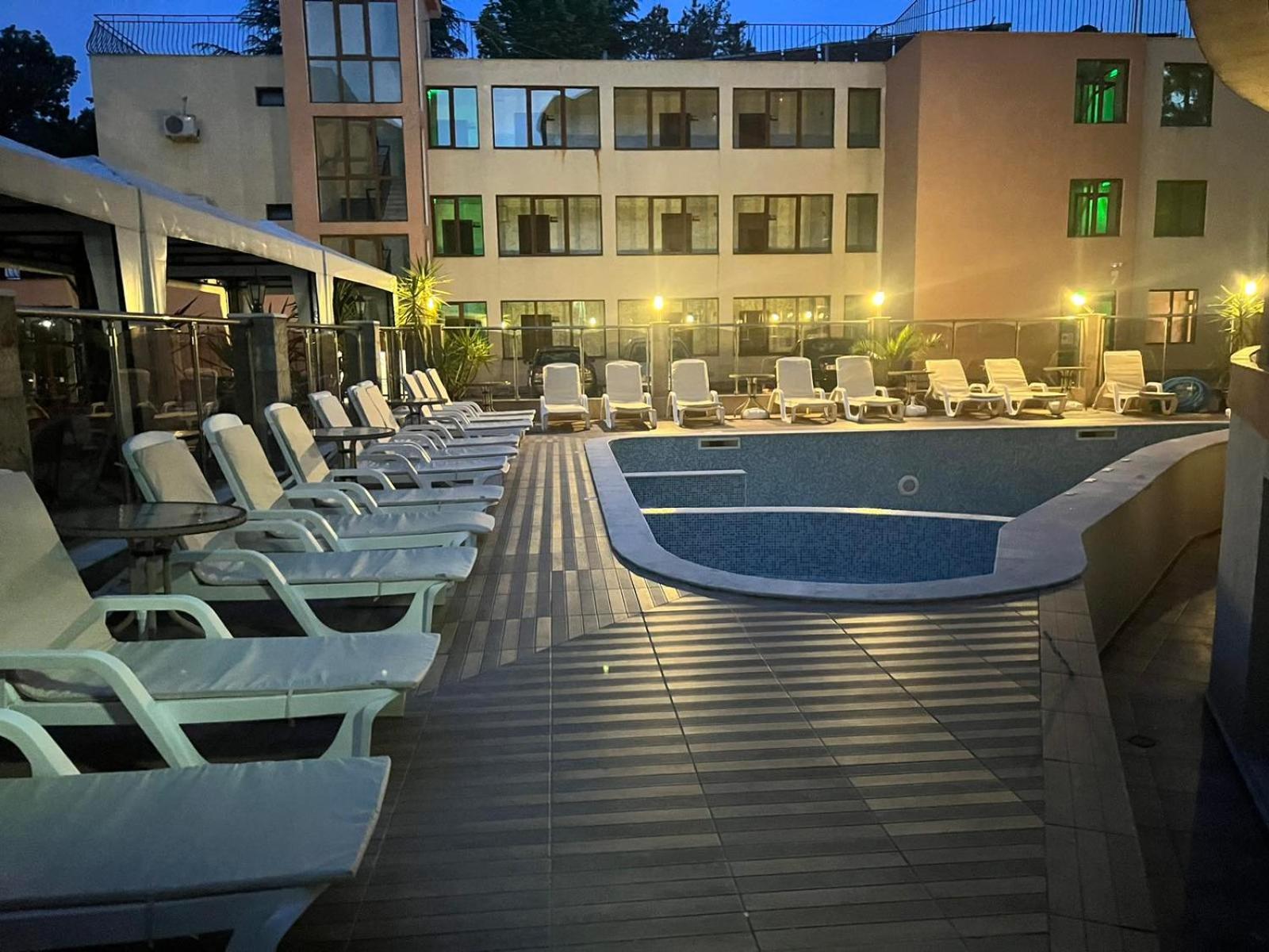 Sunny Paradise Family Hotel Китен Экстерьер фото